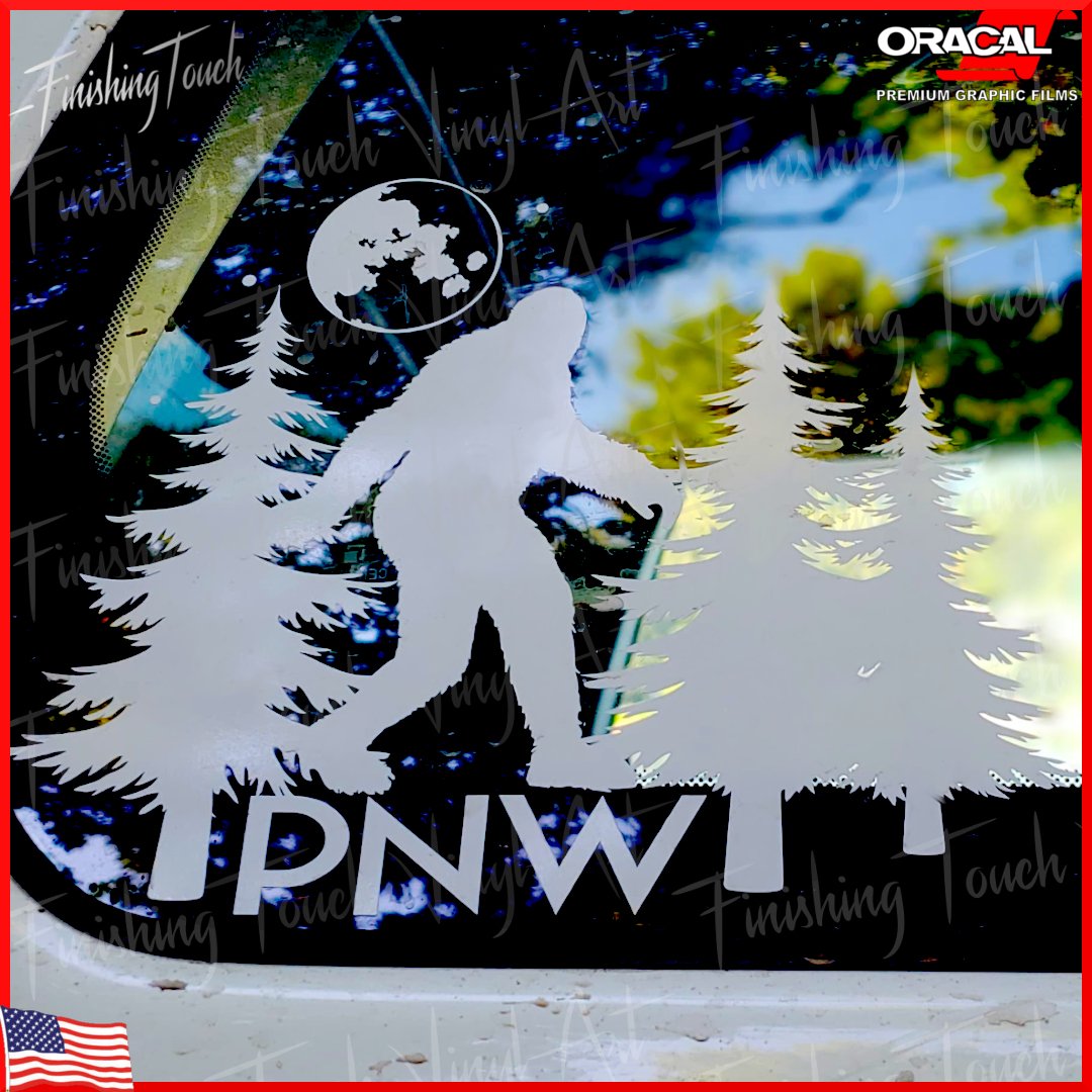 Bigfoot キャンバスアート 作品 手書き PNW Sasquatch Walking Through Forest with Full Moon